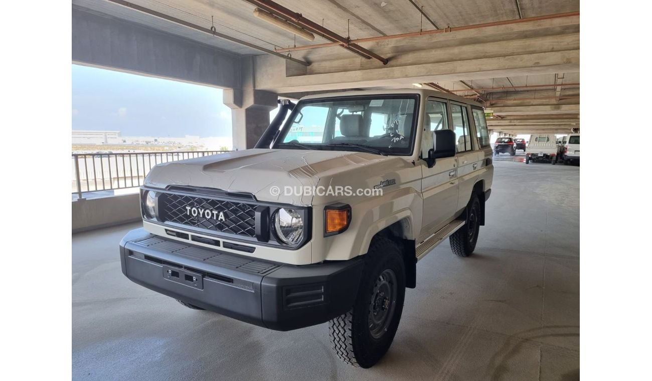 Toyota Land Cruiser Hard Top LC76 5 DOOR DIESEL 6 CYLINDERS MANUAL ZERO KM