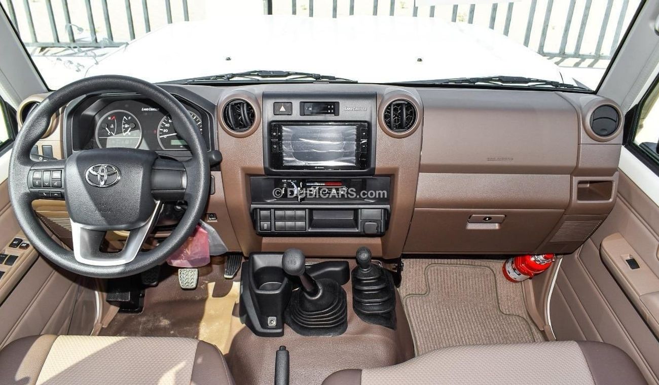 تويوتا لاند كروزر بيك آب 2024 TOYOTA LAND CRUISER PICK UP D/CAB 4.5L V8 MANUAL TRANSMISSION