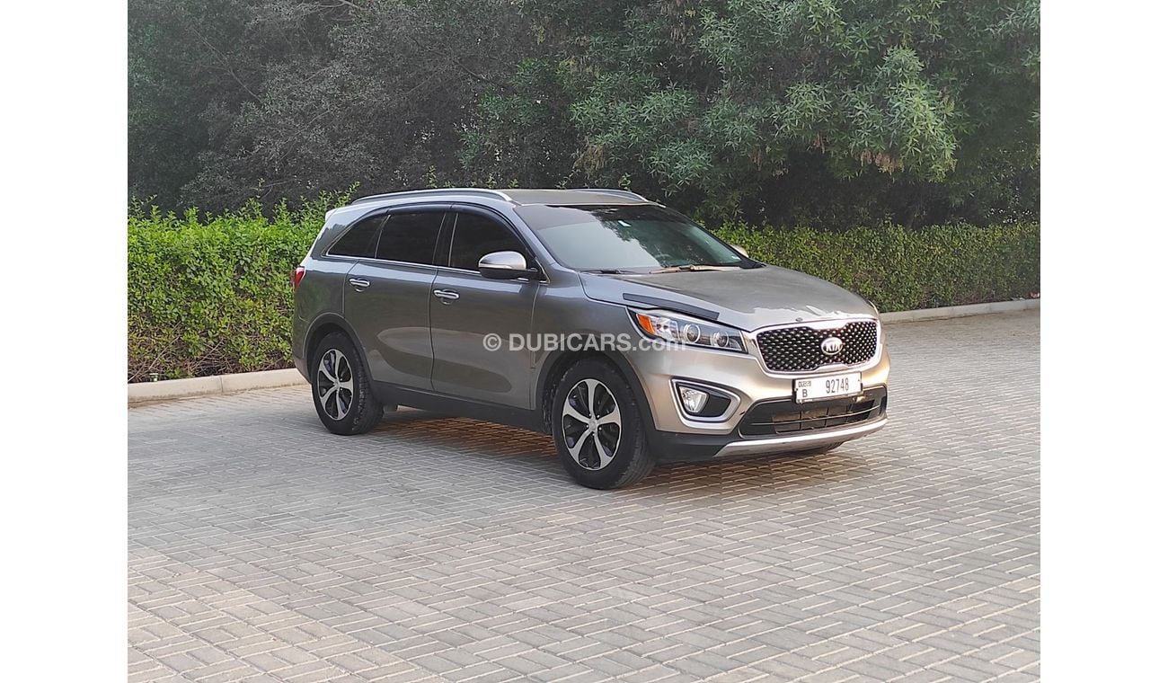 كيا سورينتو Base 2.4L FWD Kia Sorrento 2016 V4  7 seater full automatic