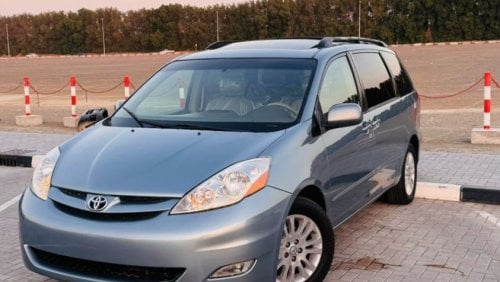 تويوتا سيينا Toyota Sienna 2008 XLE FULL OPTION SUNROOF