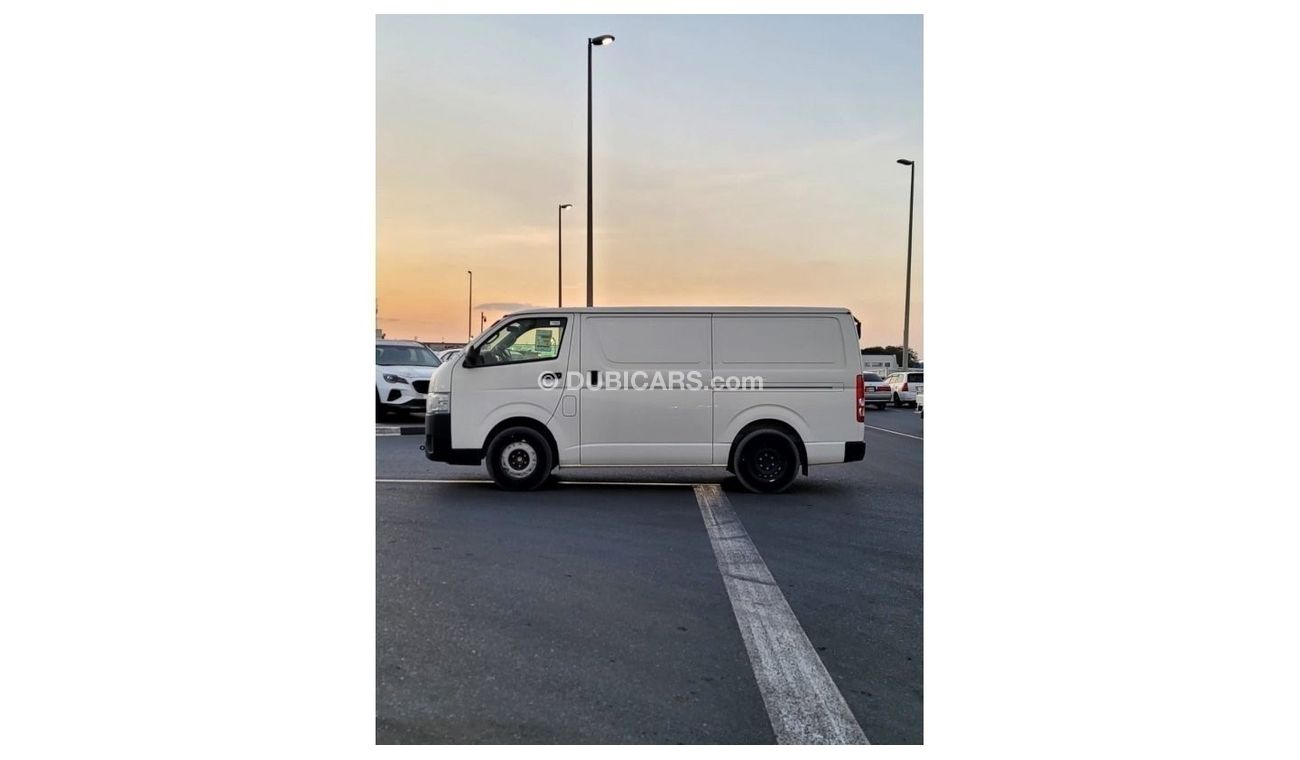 تويوتا هاياس Toyota Hiace Cargo Standard 2.7L Petrol 2023