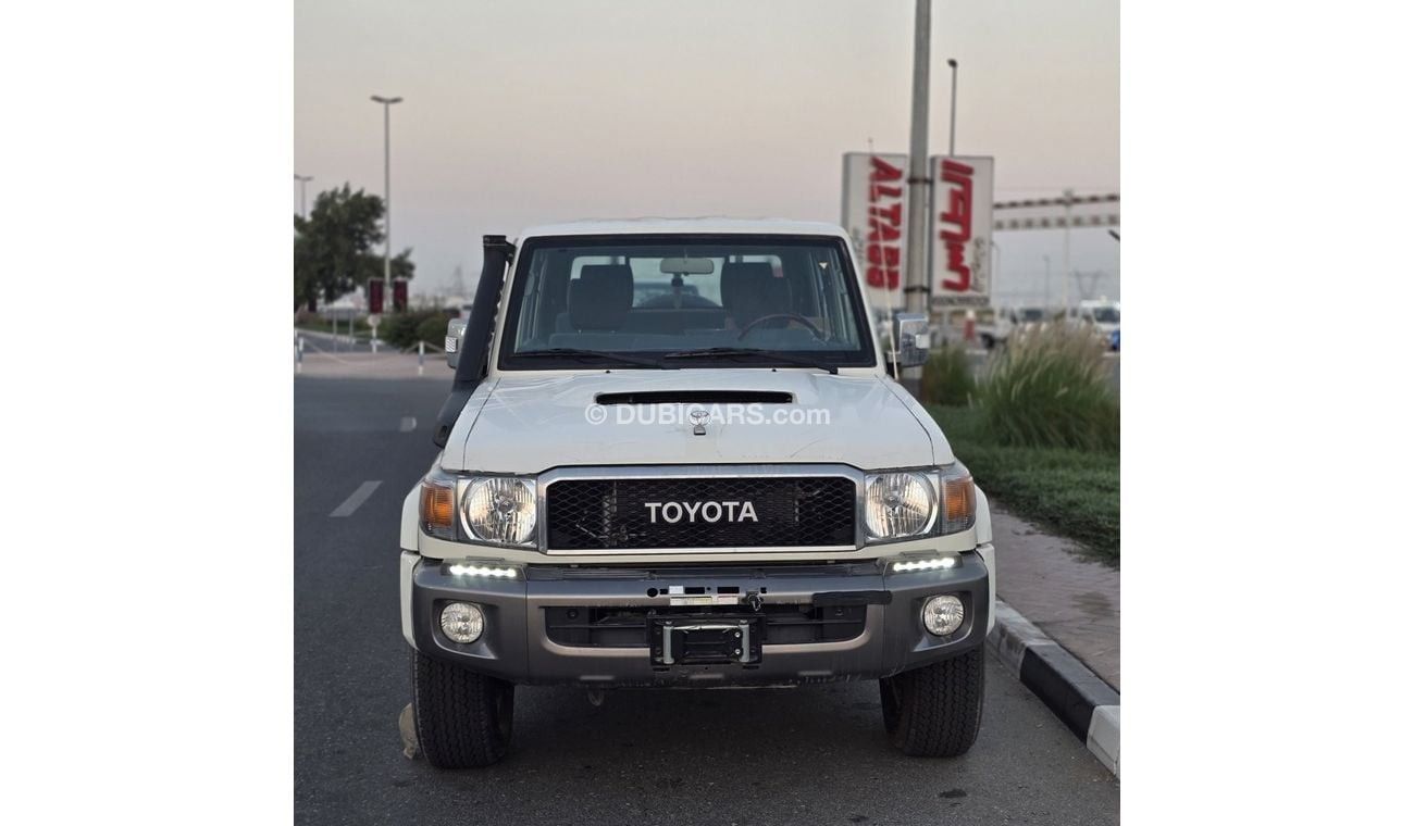 Toyota Land Cruiser Pick Up 2023 LC79 4.5L V8 Diesel MT Full option