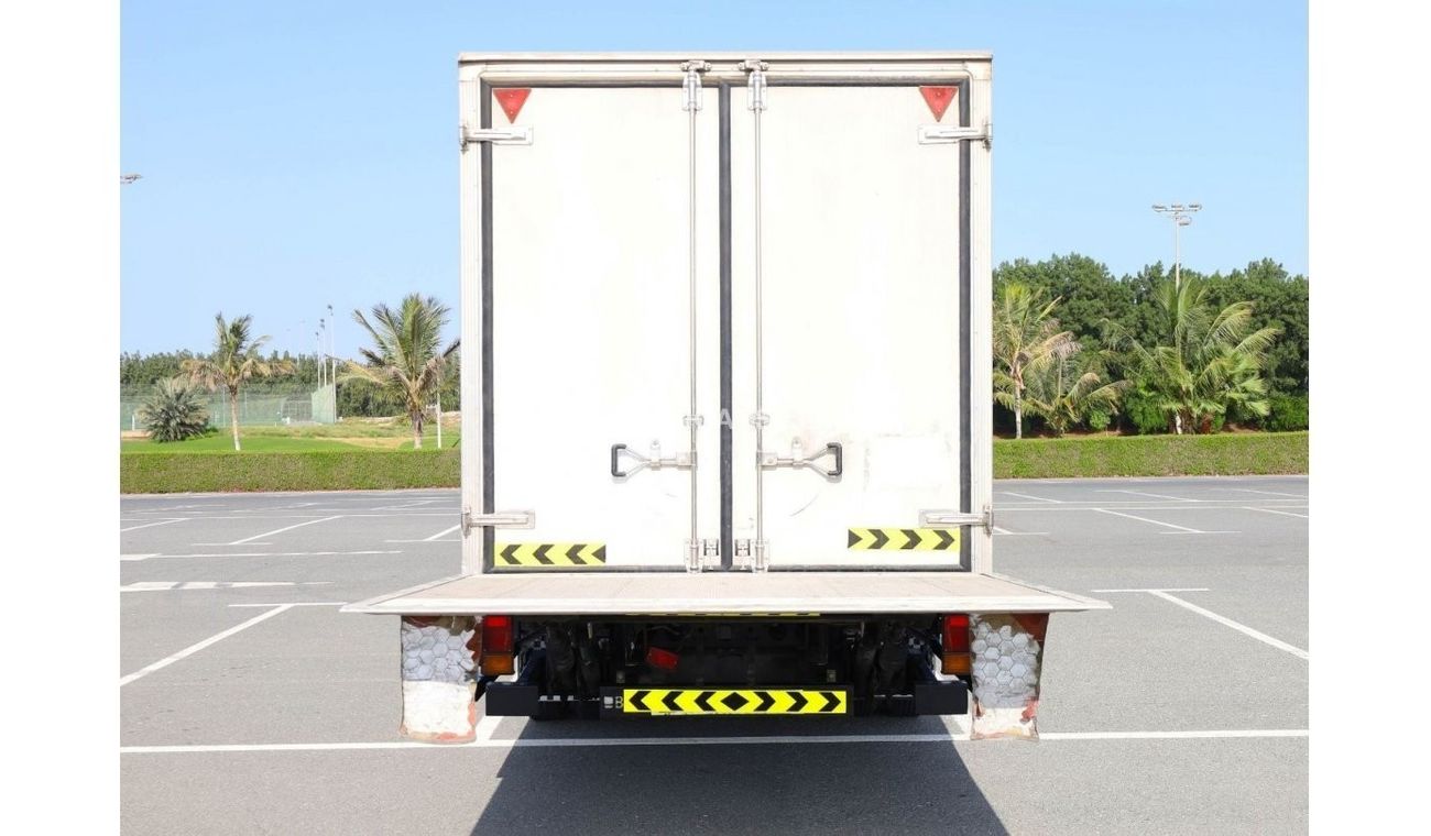 Isuzu NPR | BAR CARGO-LIFT ( TAIL LIFT ) | INSULATED BOX | GCC SPECS | EXCELLENT CONDITION