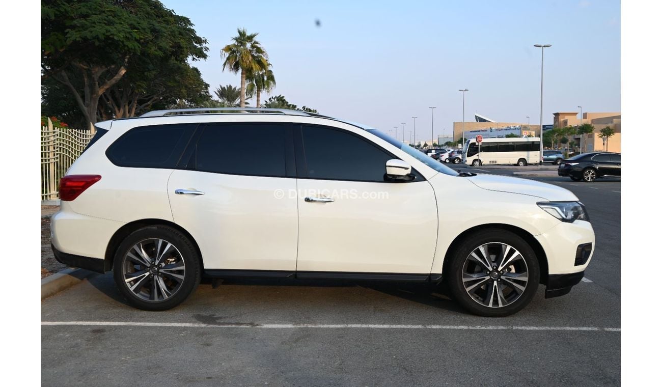 نيسان باثفايندر SL 3.5L (260 HP) 4WD LOW MILEAGE - NISSAN PATHFINDER SL 2020 - 3.5L V6 4WD - ORIGINAL PAINT - GCC - 