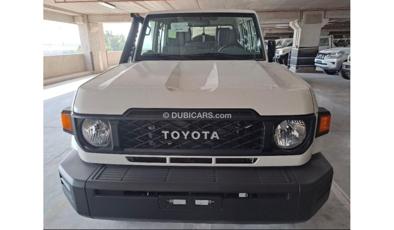 تويوتا لاند كروزر 70 TOYOTA LC79 4.0L PETROL V6 DOUBLE CAB 4X4 M/T