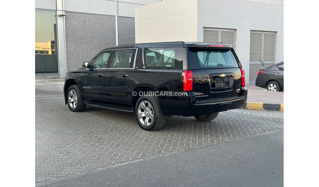 Chevrolet Suburban LT 5.3L 4WD