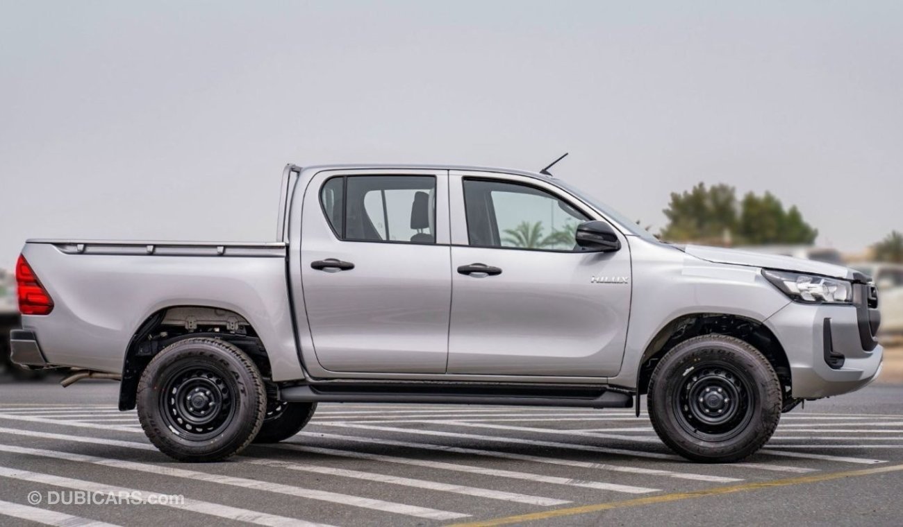 تويوتا هيلوكس Hilux SR5 2.4 Diesel mid option MT2024