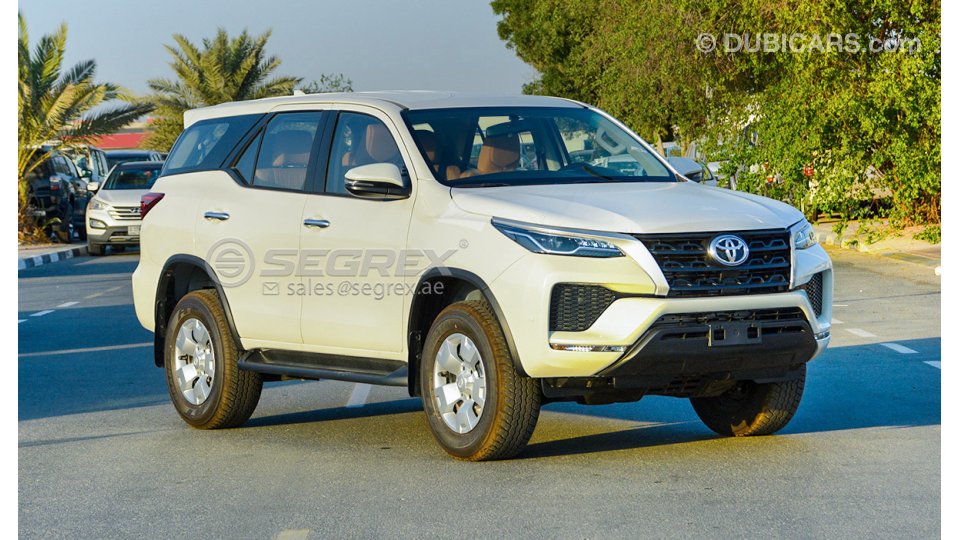 Toyota Fortuner  2 4L Diesel 4WD 6A T MODEL 2022  for sale 