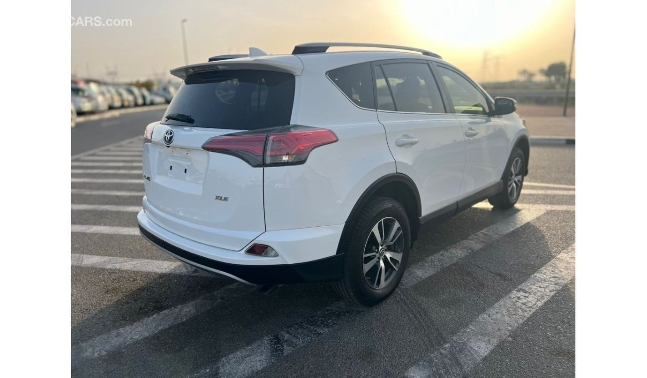 Toyota RAV4 2018 TOYOTA RAV4 ADVENTURE + PUSH START + CAMERA + SUNROOF