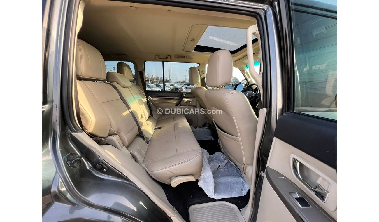 Mitsubishi Pajero 2019 Mitsubishi Pajero GLS 3.8L V6 Sunroof 4X4 Full Option / EXPORT ONLY