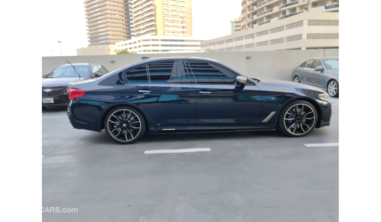 بي أم دبليو M550i