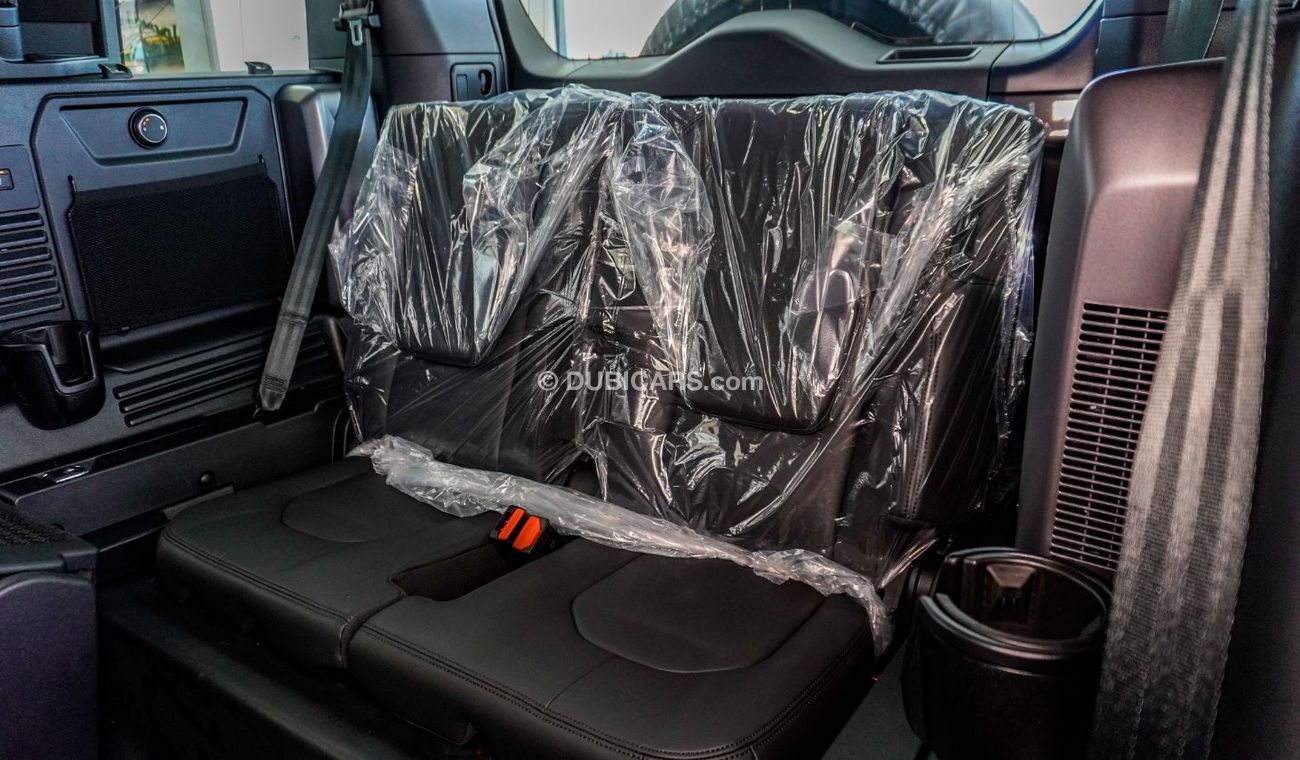 Land Rover Defender P400 110 X-Dynamic HSE 3.0L (7 Seater) Land Rover Defender 110 HSE X-Dynamic P400 | Black Pack Editi