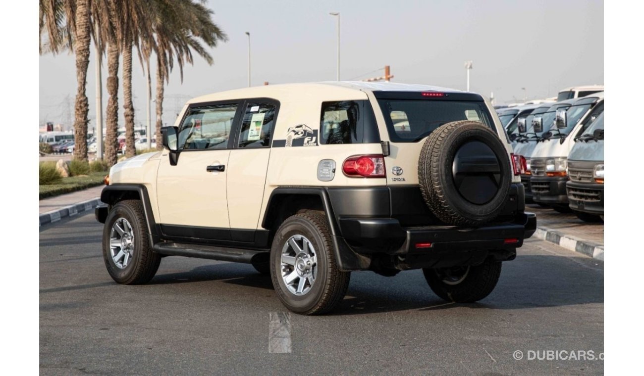 Toyota FJ Cruiser 2023 Toyota FJ Cruiser 4.0 Final Edition W/O JBL +CRWL - Beige inside Black & Beige