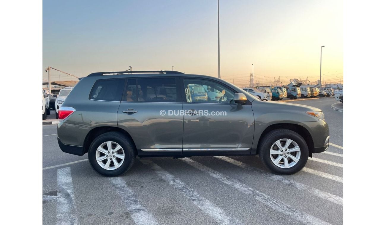 Toyota Highlander 2013 Toyota Highlander MidOption+ 3.5L V6 - AWD 4x4 - Electric Seats - 7 Seater With Rear CAM - 90,0