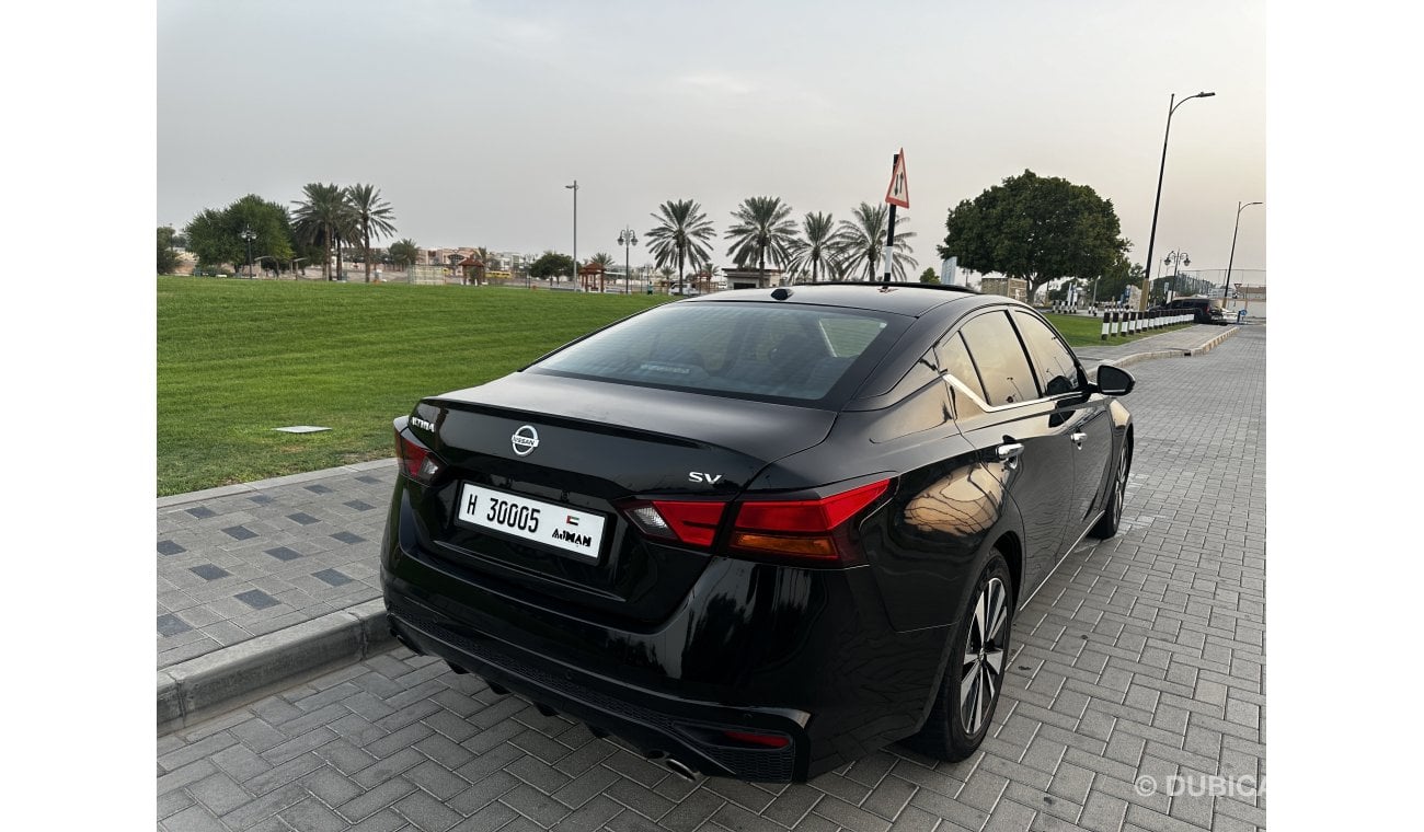 Nissan Altima SV full option with Radar