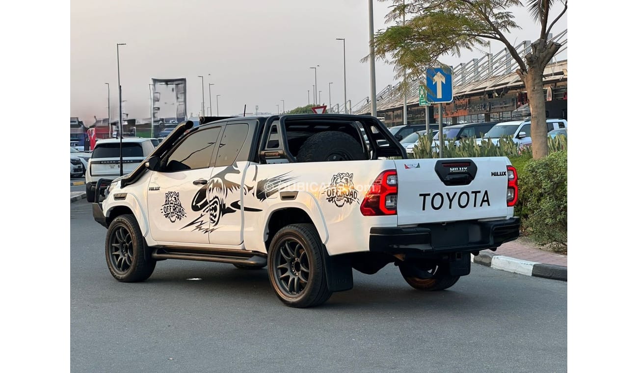 Toyota Hilux SMART CAB | 2017 | RHD | 2.8L MANUAL DIESEL ENGINE | BULL BAR | DUAL AIR SNORKEL