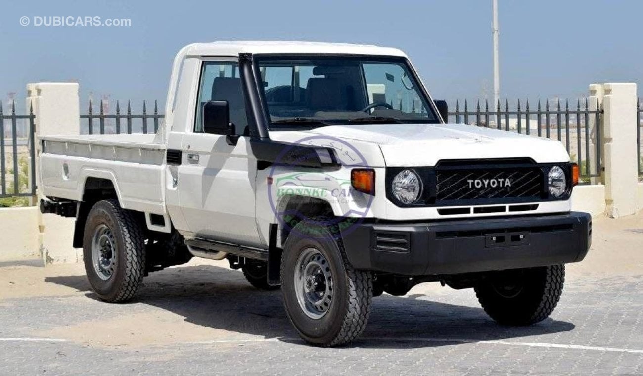 تويوتا لاند كروزر هارد توب Toyota Land Cruiser LC79 Pick Up Single Cabin 2.8L Diesel Automatic Transmission