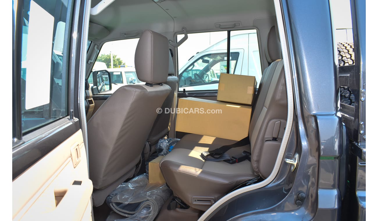 تويوتا لاند كروزر بيك آب 4.0L Double Cabin A/T