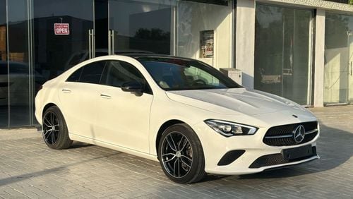 Mercedes-Benz CLA 180 .