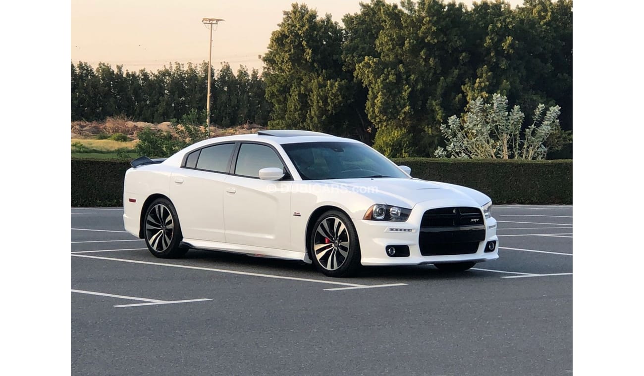 Dodge Charger SRT8 Super Bee