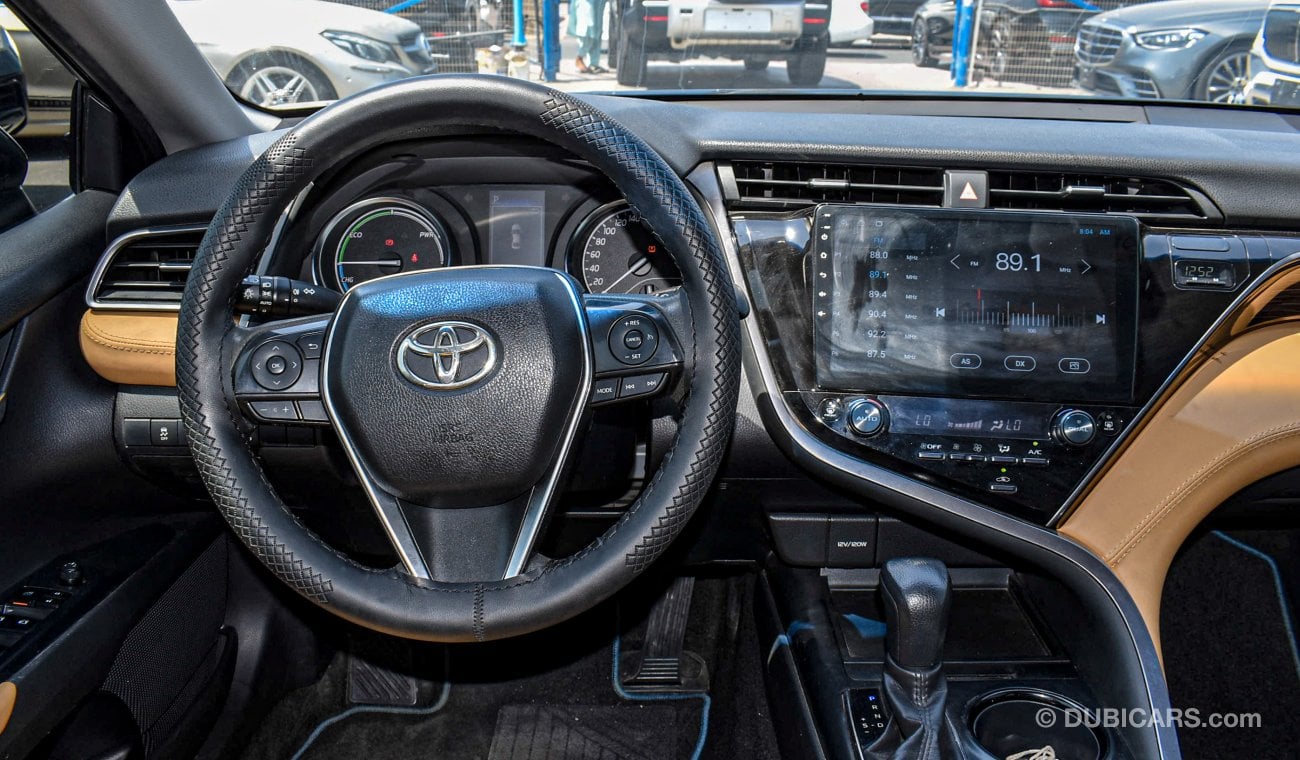 Toyota Camry 2.5 L Hybrid