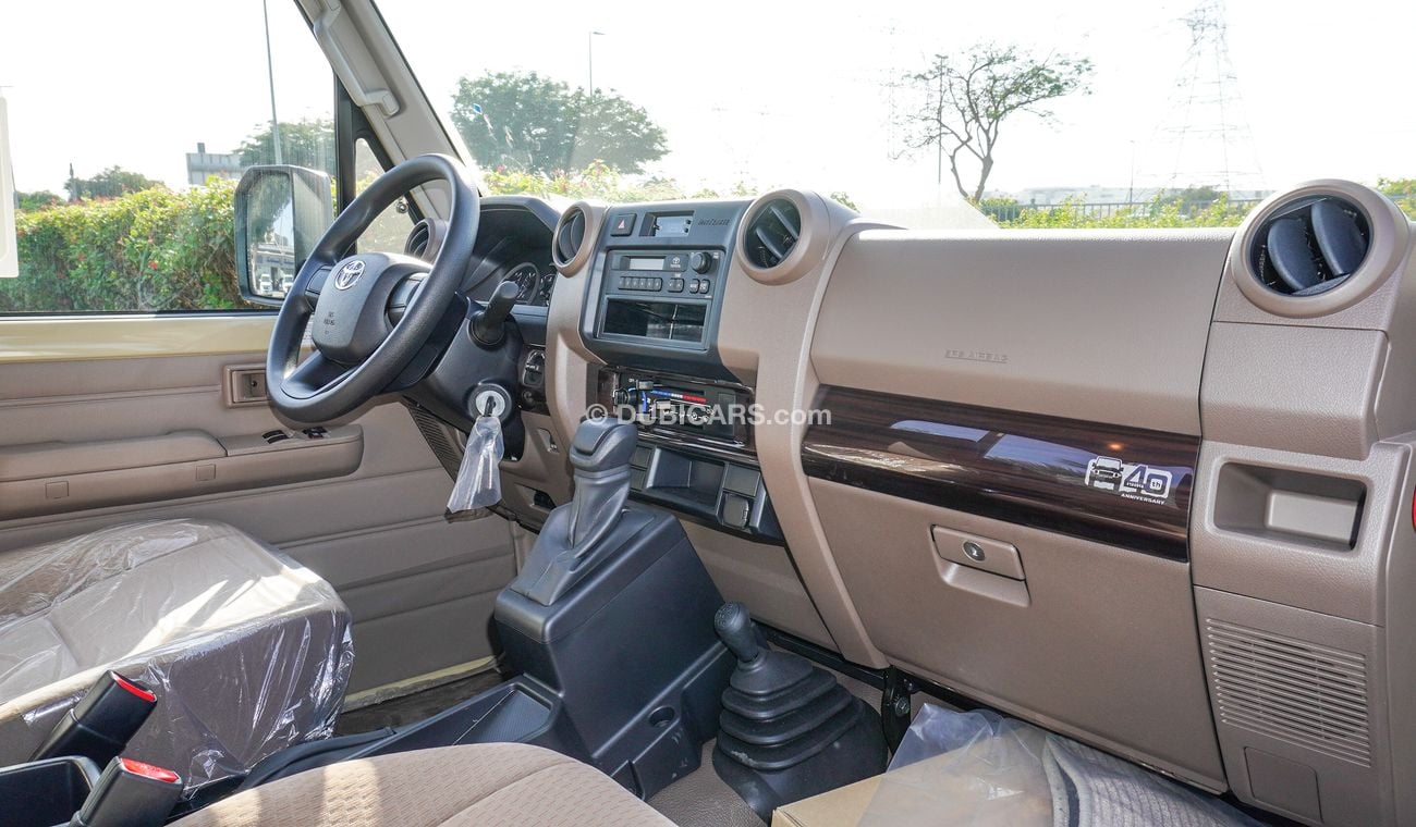 تويوتا لاند كروزر بيك آب 4.0L V6 Single Cabin A/T