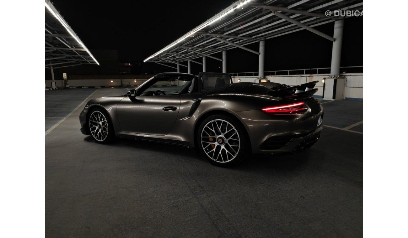 Porsche 911 3.8L (560 HP) Convertible