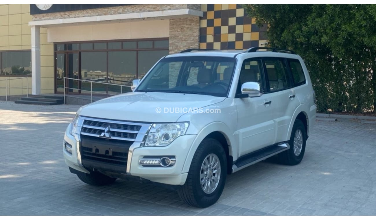 Mitsubishi Pajero GLS Base