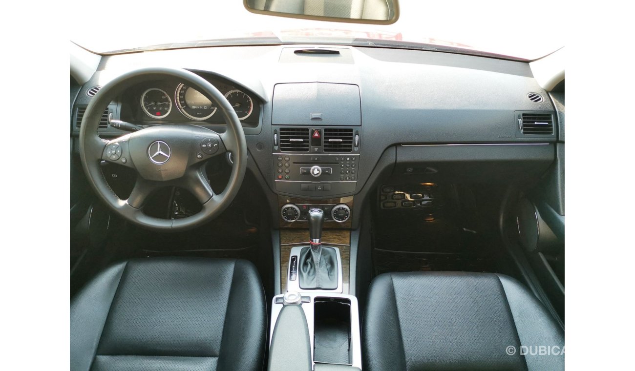 Mercedes-Benz C200