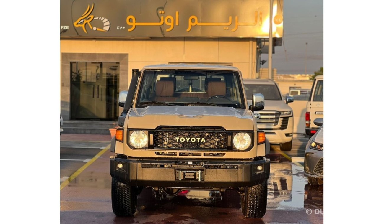 تويوتا لاند كروزر بيك آب TOYOTA LAND CRUISER (70 SERIES) (GRI79) 4.0L Pick-up 4WD 4 Doors