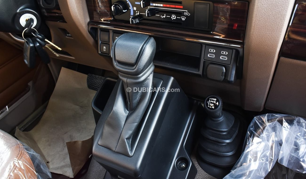 تويوتا لاند كروزر بيك آب 4.0L V6 Petrol Single Cabin  Auto Transmission