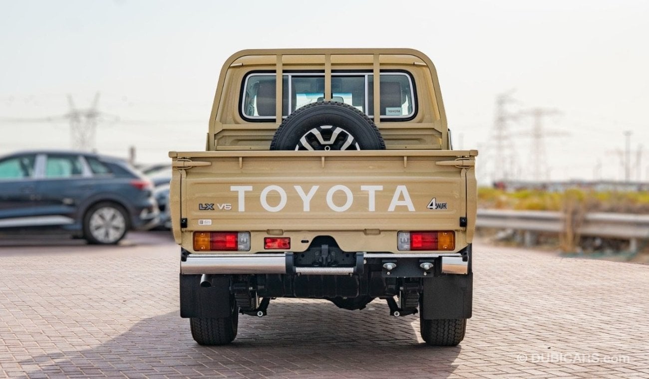 تويوتا لاند كروزر 70 2024 Toyota Land Cruiser 79 DC 4.0L Petrol AT