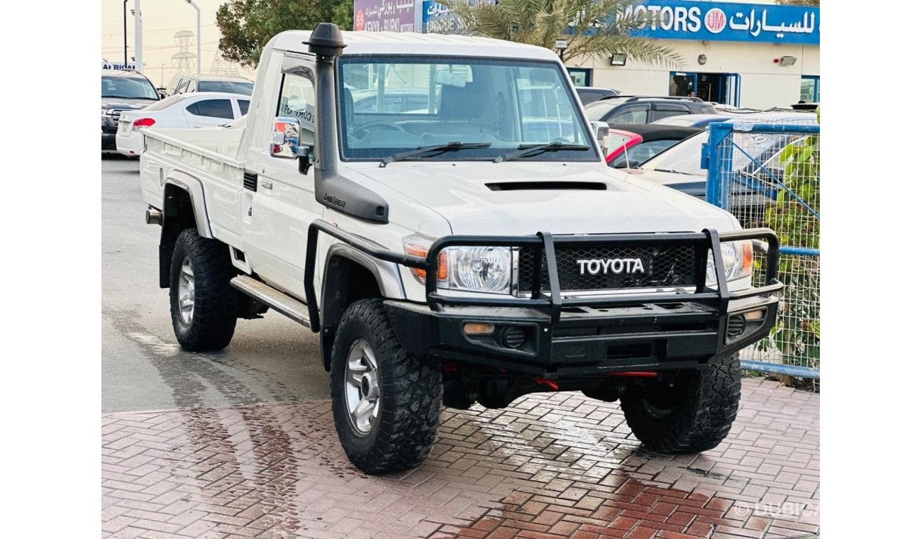 Toyota Land Cruiser Pick Up