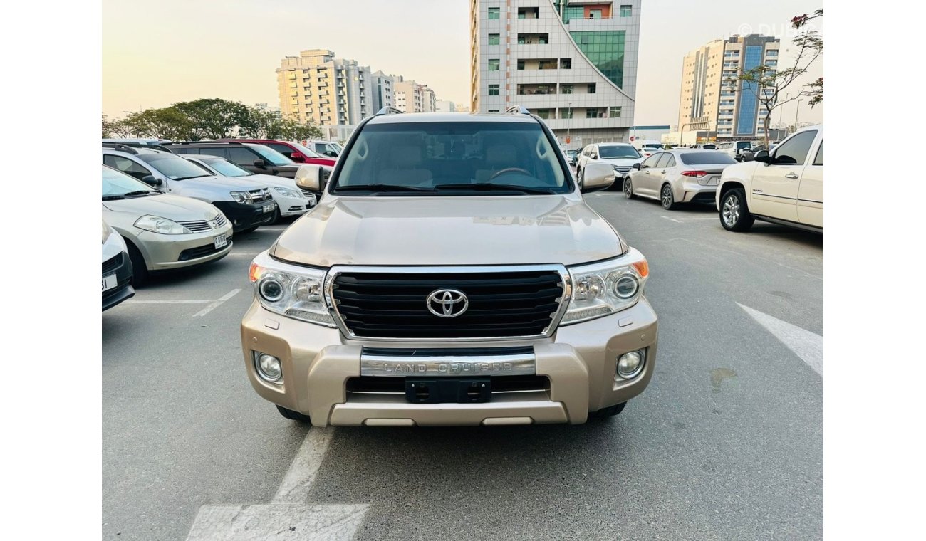 تويوتا لاند كروزر Toyota Land Cruiser 2014 GXR LHD