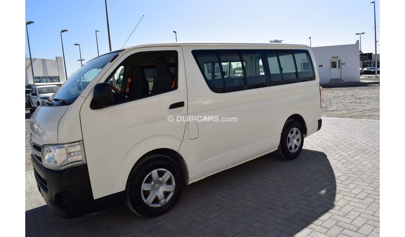 Toyota Hiace GL - Standard Roof Toyota Hiace bus 13 seater, Diesel, Model:2013.Free of accident