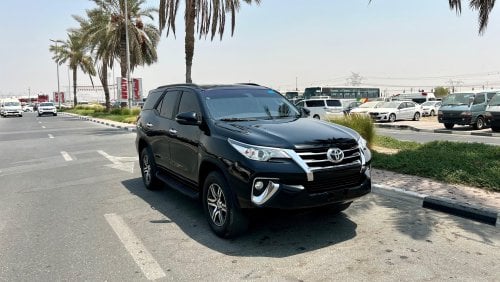 تويوتا فورتونر EXR 4WD 2.7L PETROL. PERFECT CONDITION AND ACCIDENT FREE