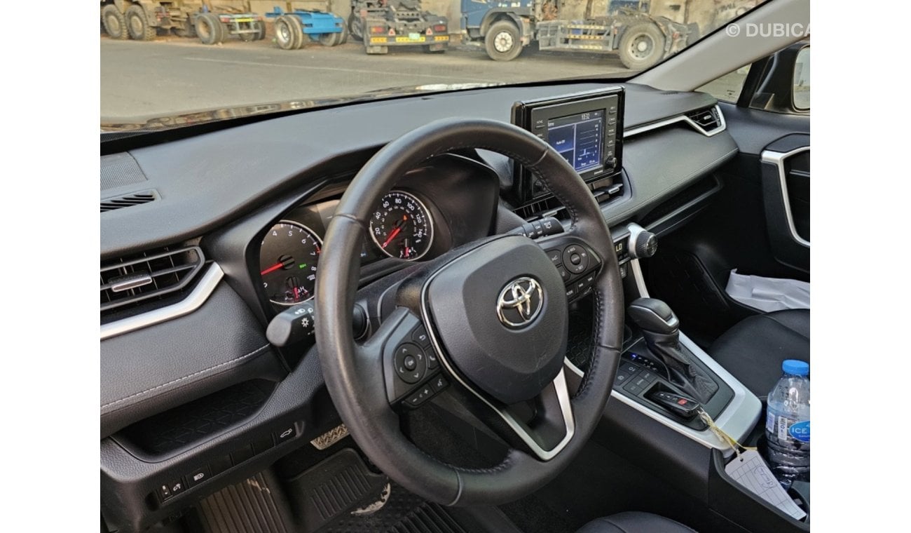 Toyota RAV4 XLE Full options premium