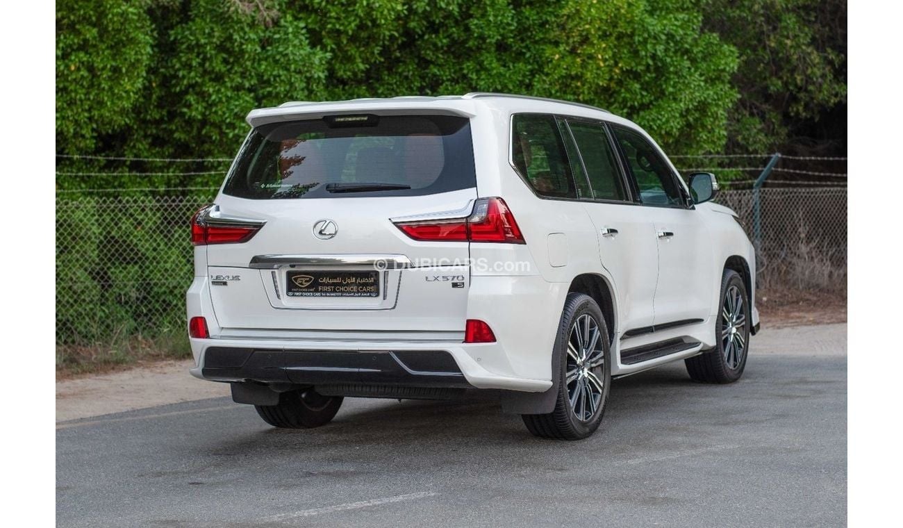 Lexus LX570 AED 5,311/month 2021 | LEXUS LX-570 SIGNATURE EXCLUISVE | 5.7L V8 GCC | L39543