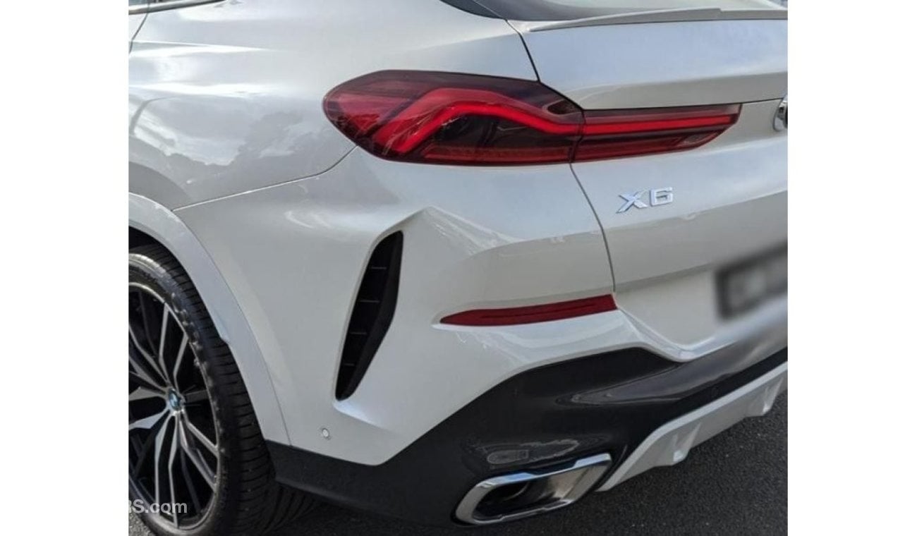 BMW X6M English