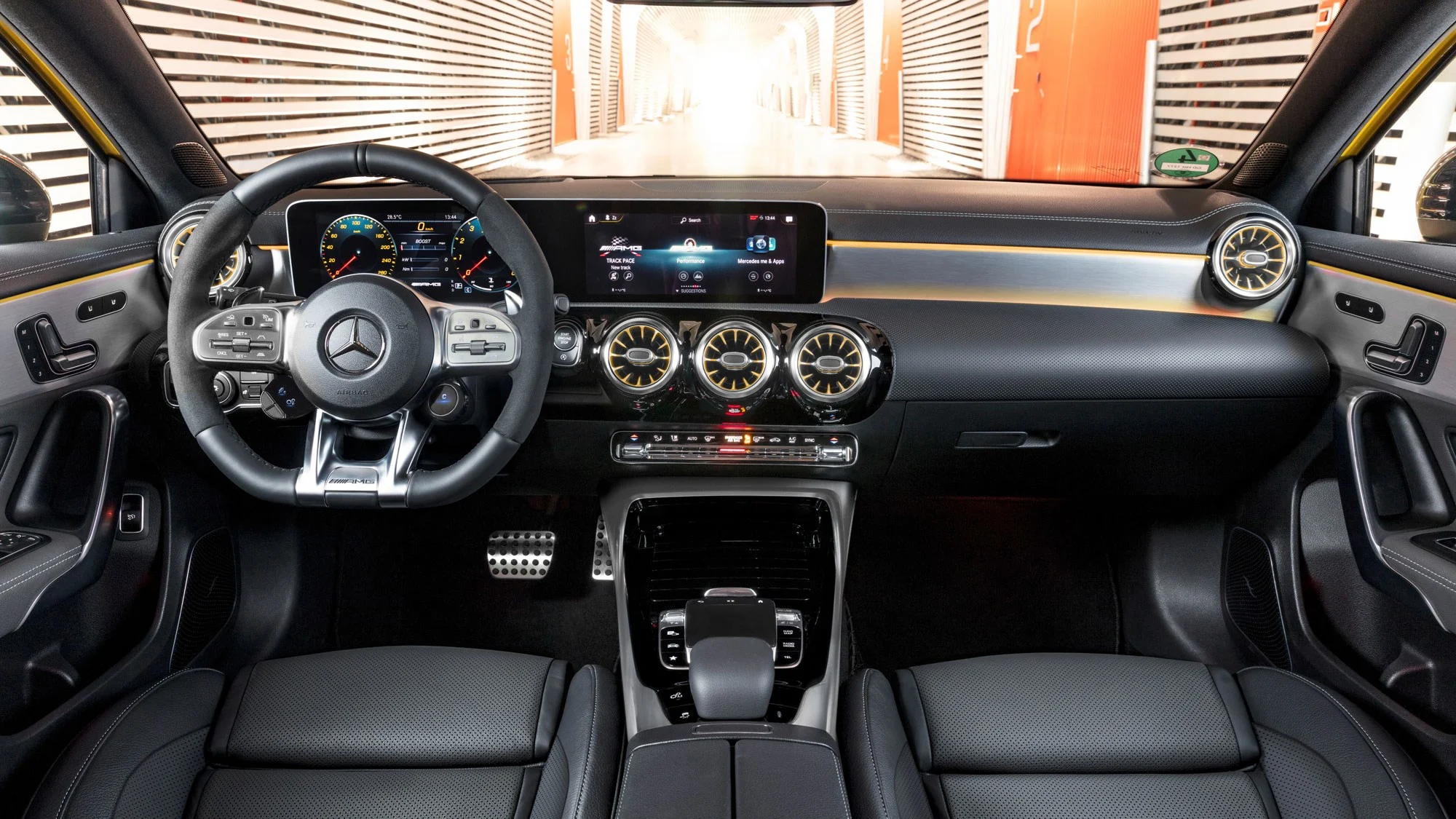 Mercedes-Benz A 45 S AMG interior - Cockpit