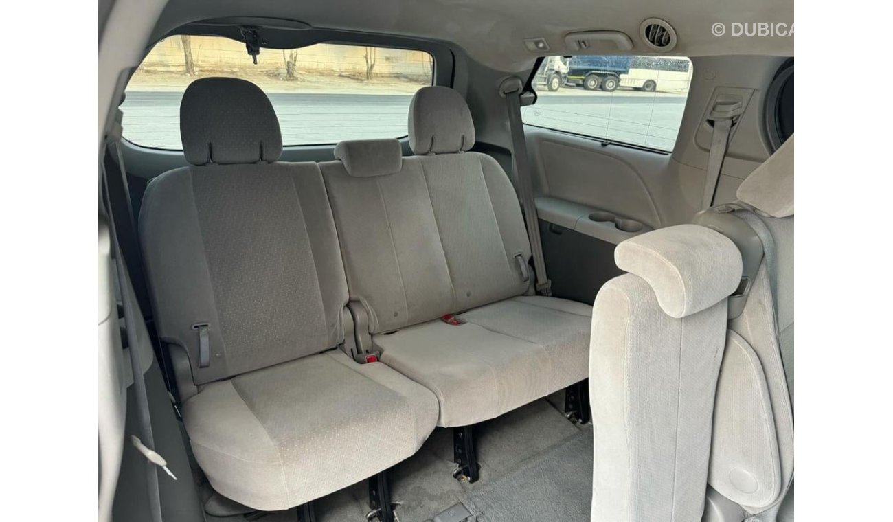 Toyota Sienna تويوتا سيينا LE وارد 2015