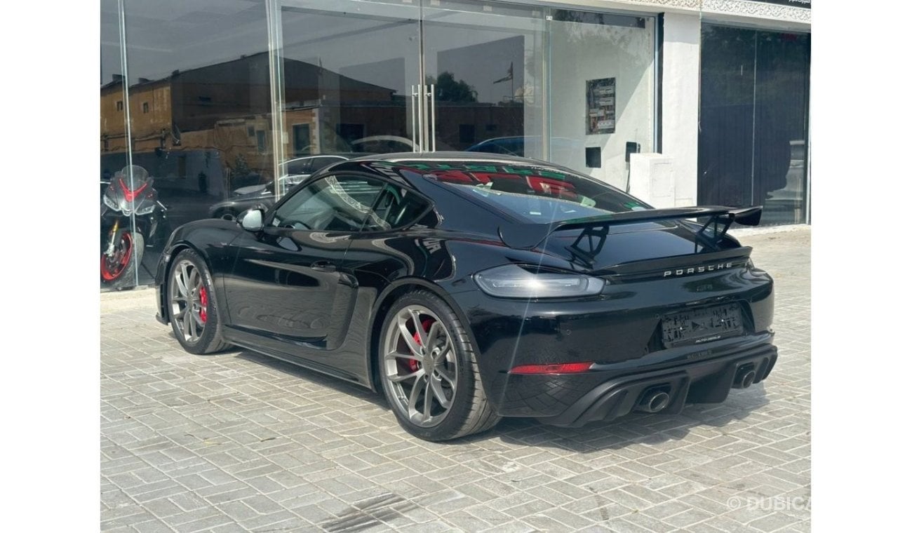 Porsche Cayman GT4