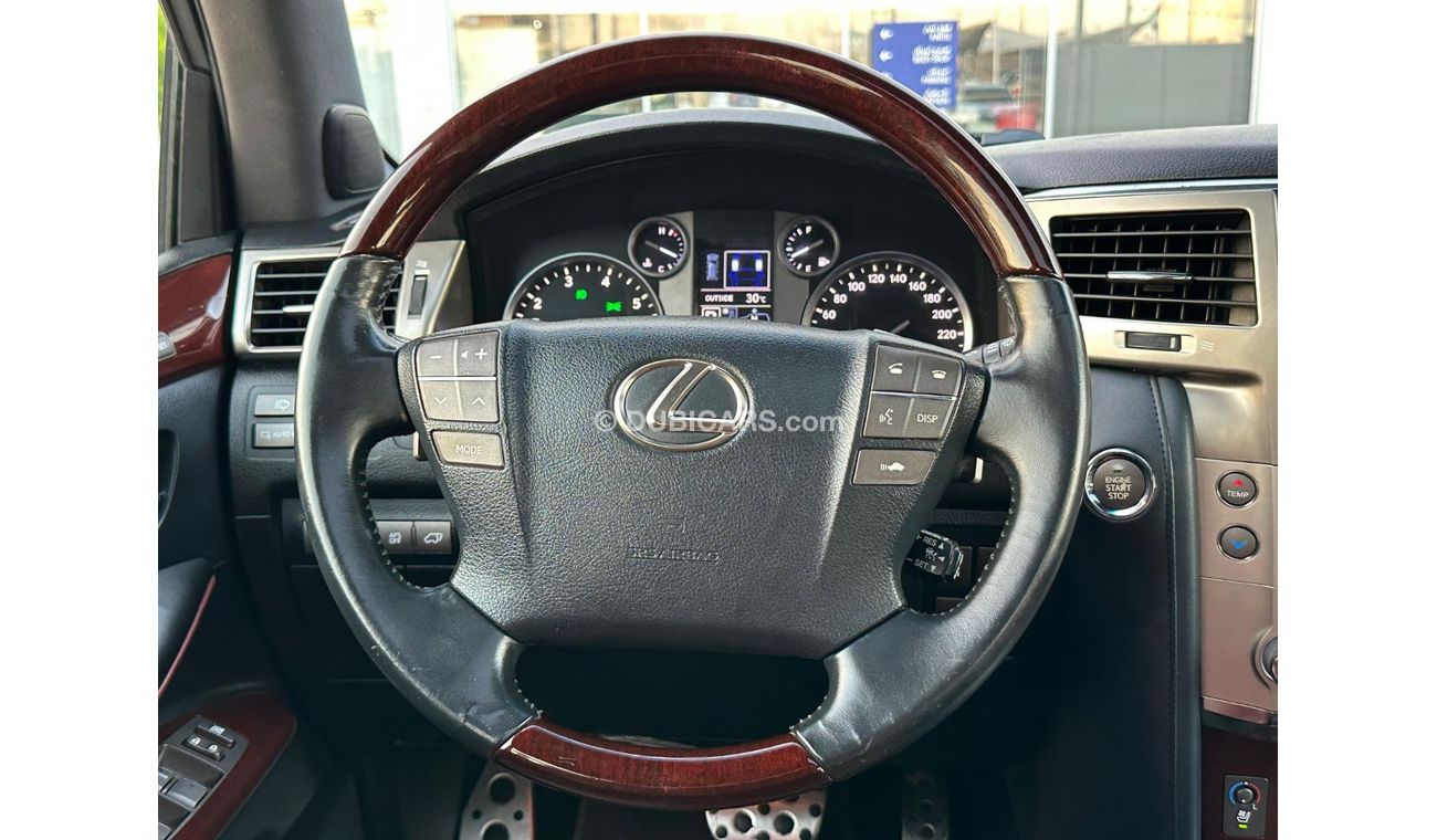 Lexus LX570 Platinum Signature 5.7L LEXUS LX570s 2014 GCC// ACCIDENTS FREE// FULL OPTIONS// PERFECT CONDITION