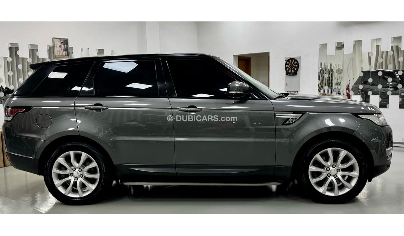 Land Rover Range Rover Sport HSE GCC .. FSH .. V6 .. HSE .. 7 Seats .. DVD .. Top Range