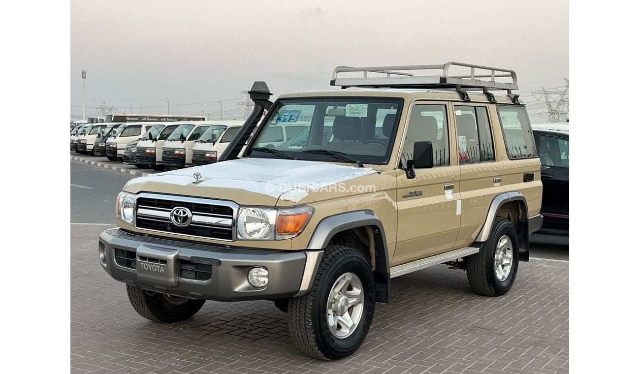 تويوتا لاند كروزر هارد توب TOYOTA LAND CRUISER 4.0 HARDTOP PETROL