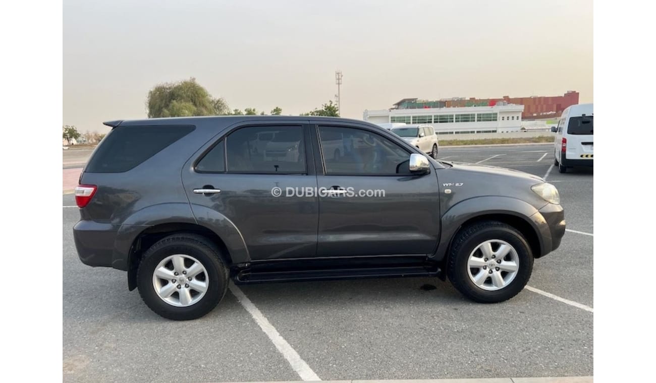 Toyota Fortuner Toyota Fortuner 2010 V4 2.7 petrol left hand drive