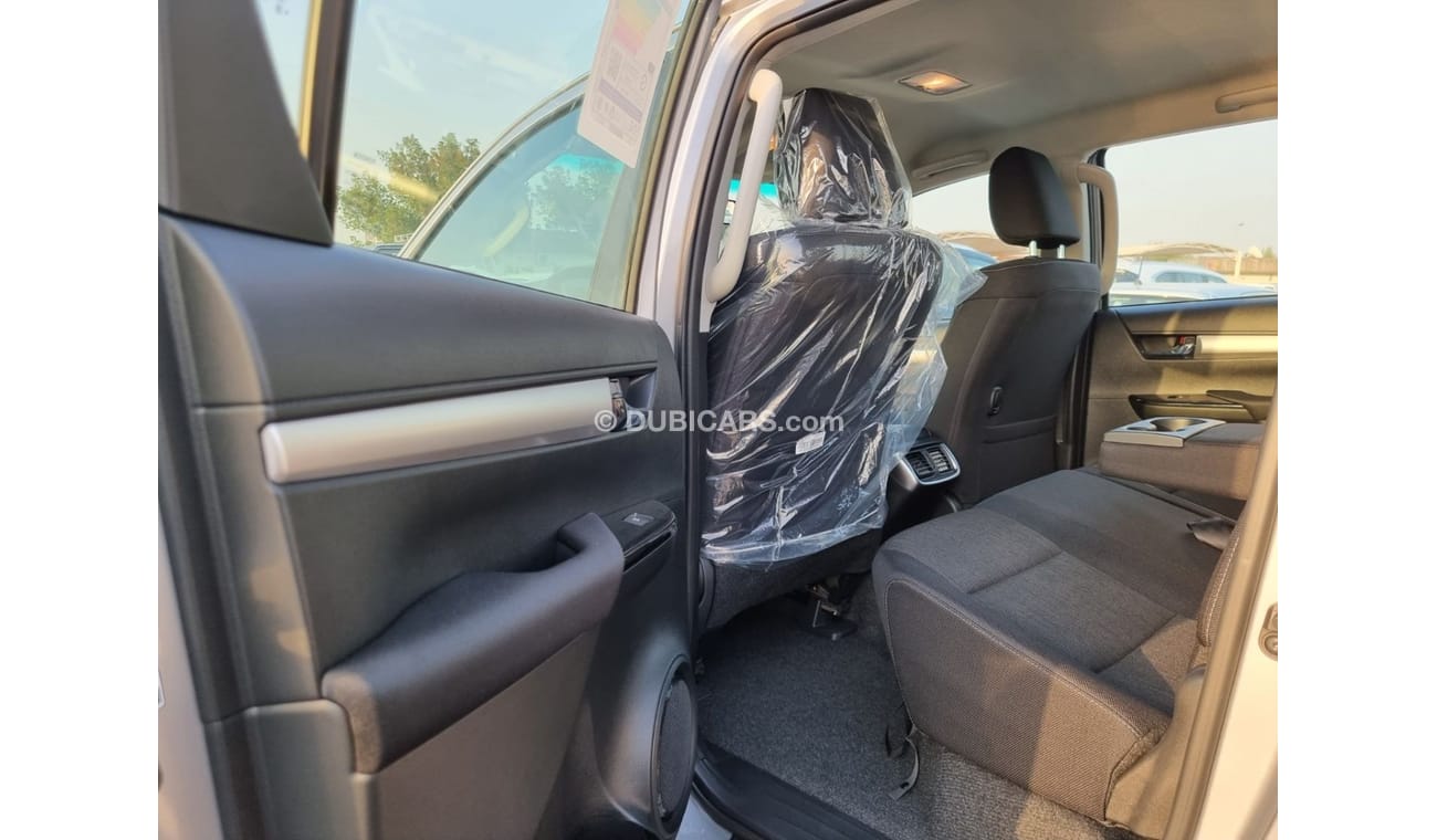 تويوتا هيلوكس HILUX SR5 4.0 V6 SILVER