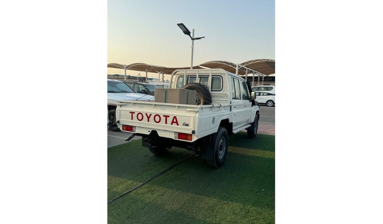 Toyota Land Cruiser Toyota Land Cruiser LC79 D/C 4.2 Engine With DIFF Lock