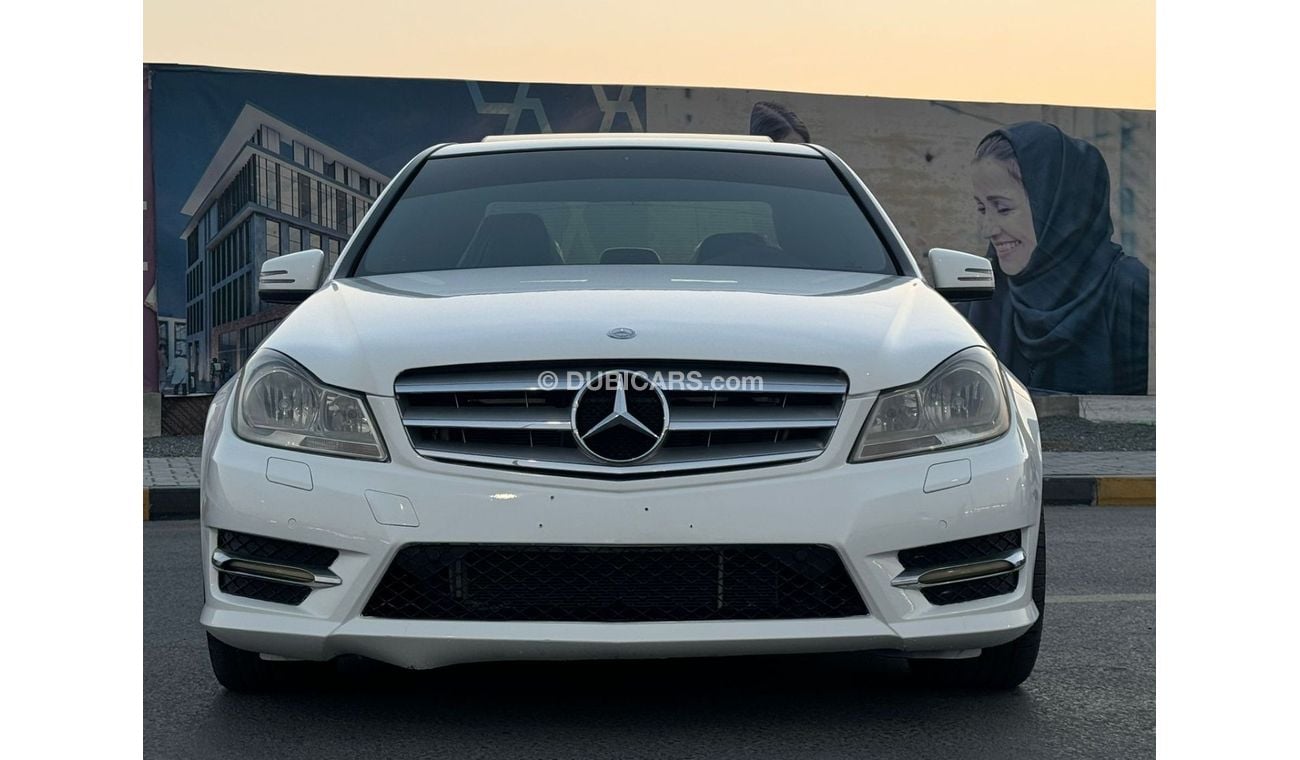 Mercedes-Benz C 300 Luxury 3.0L In excellent condition and requires no expenses