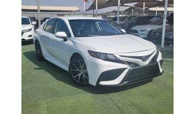 Toyota Camry SE 2.5L (204 HP)